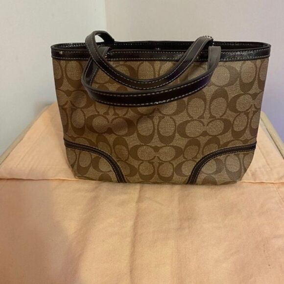 Coach Peyton F47367 Khaki/ Mahagony Coated Canvas trimmed in patent leather tote - Picture 2 of 7